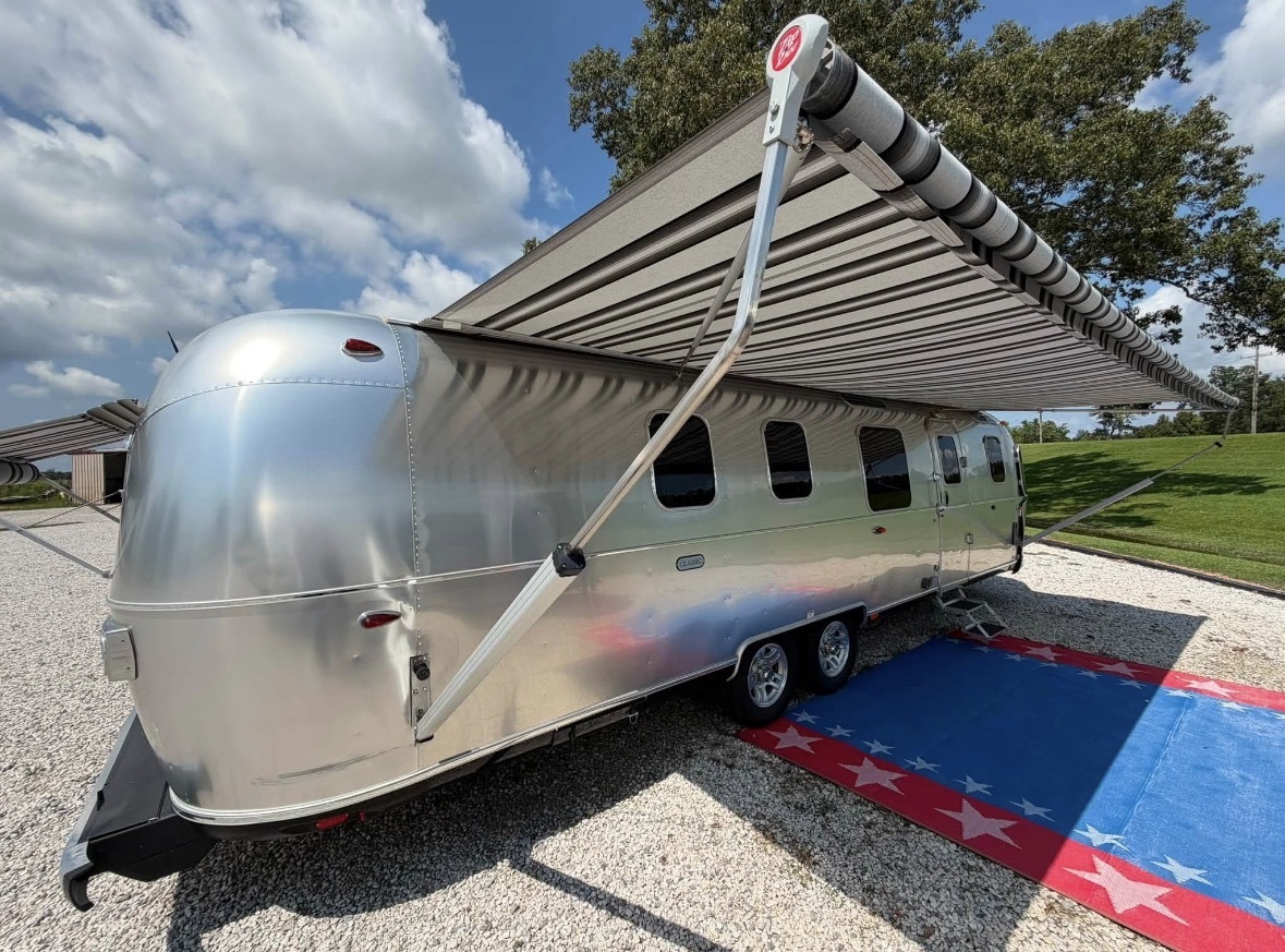 2025 Airstream CLASSIC 33FB in chaffee MO