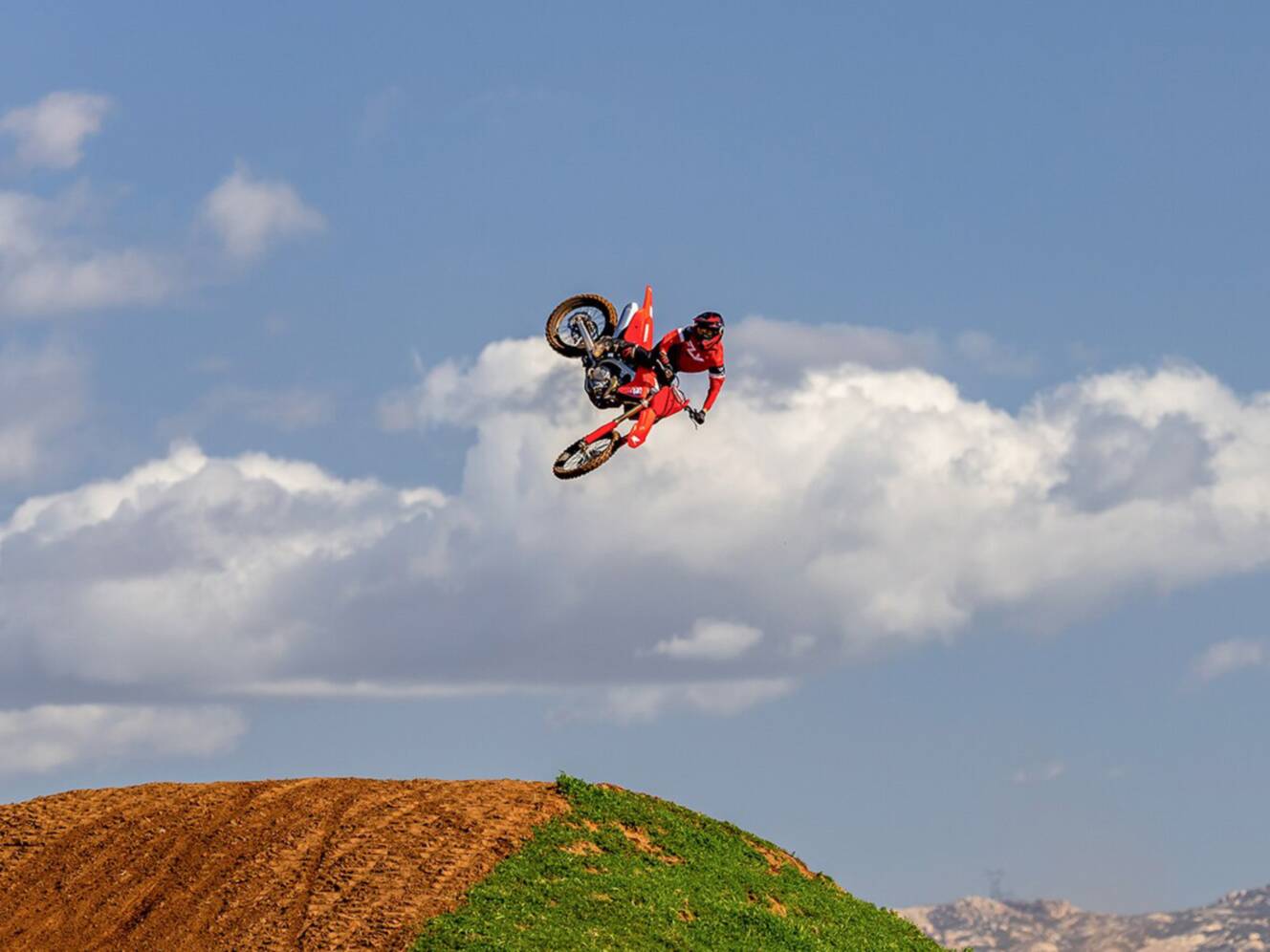 A photo of this 2026 Honda CRF450R