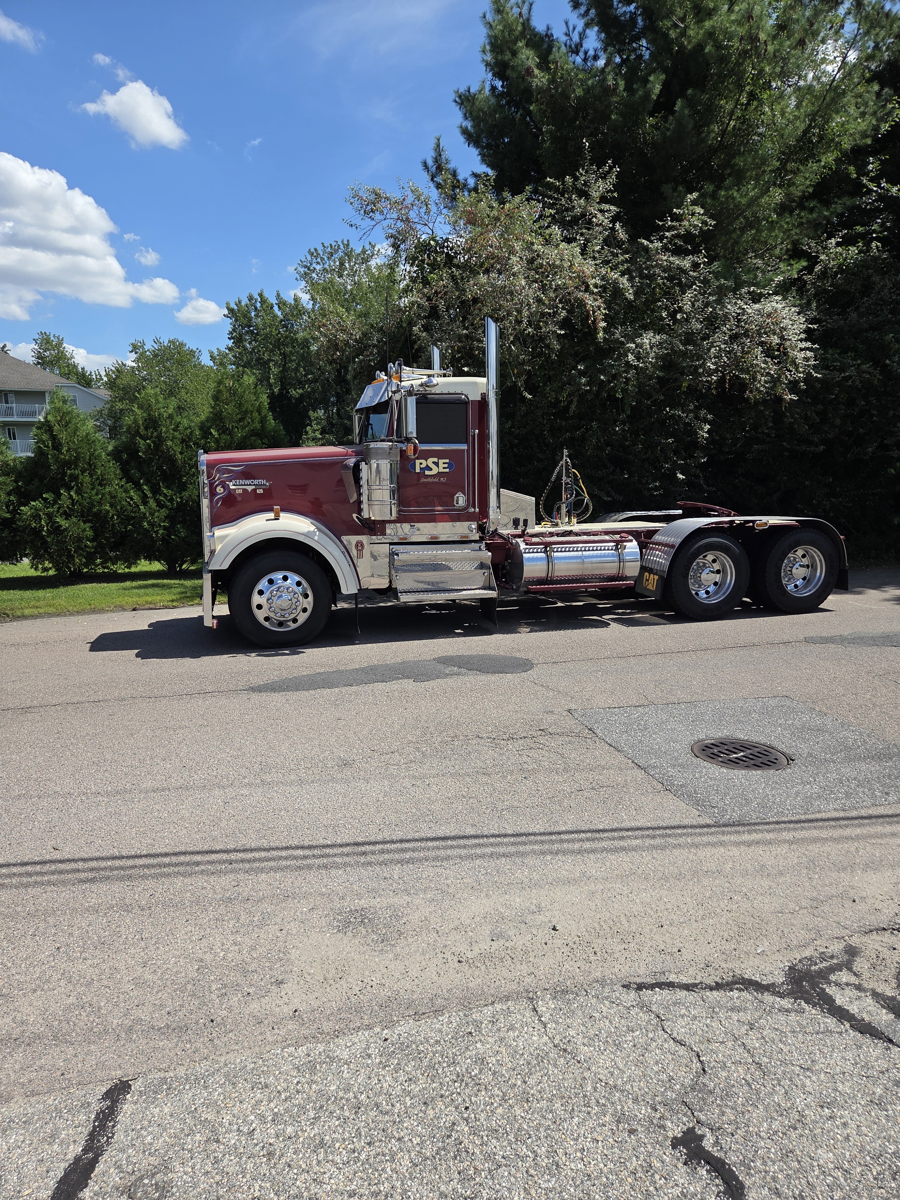 2005 KENWORTH W900 in Smithfield, RI