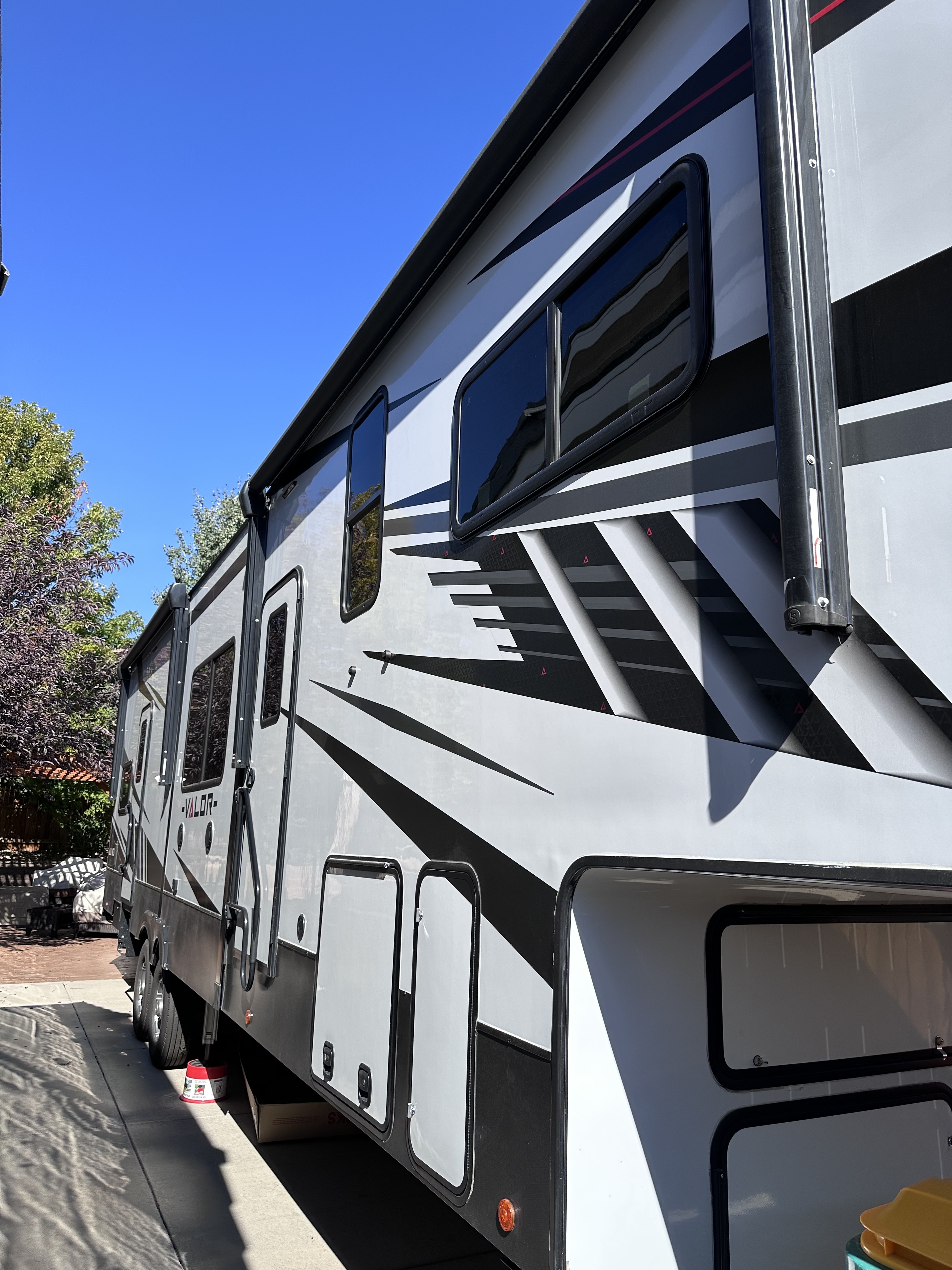 2022 Alliance Rv VALOR 37V13 in windsor CO