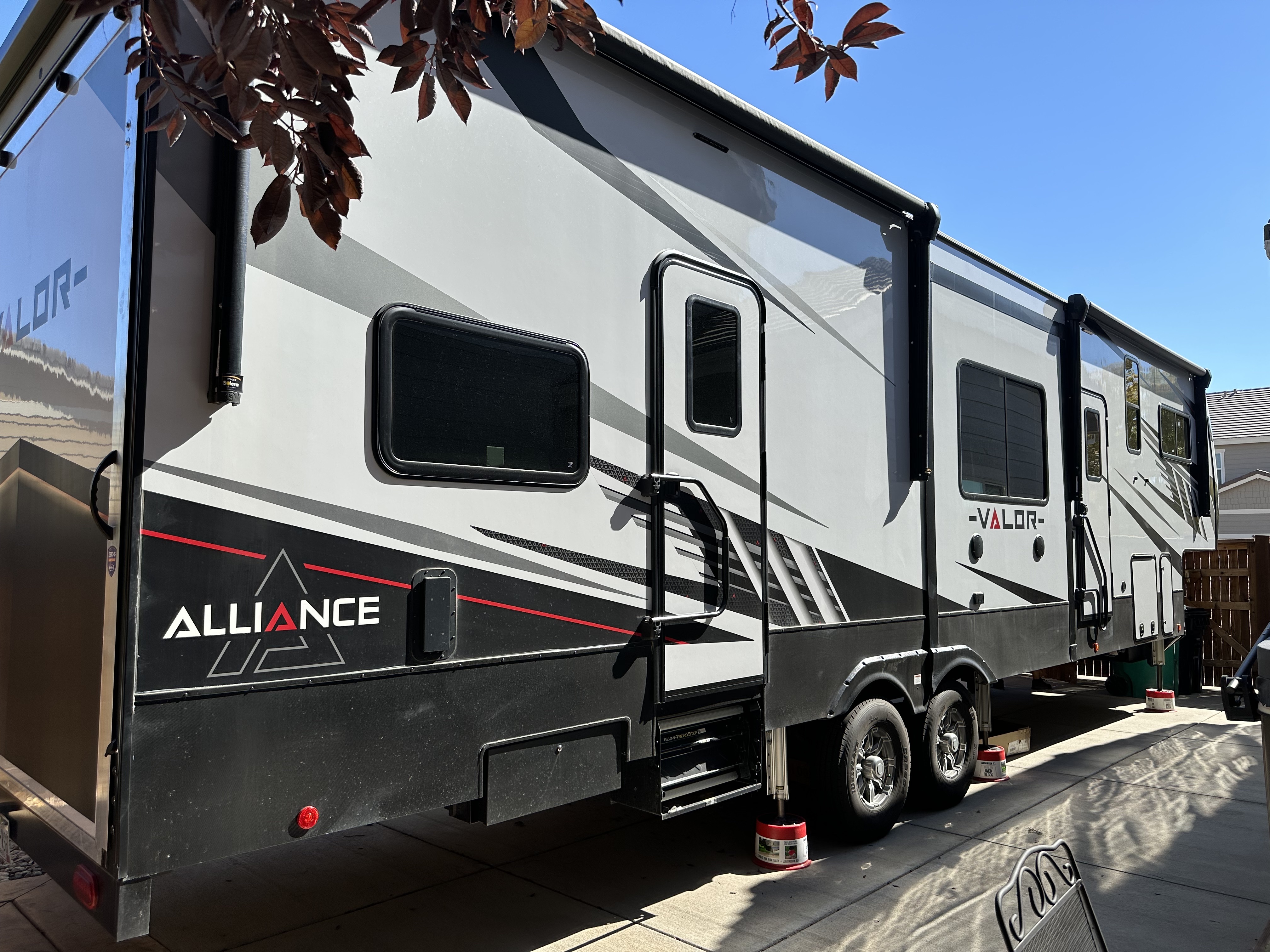 2022 Alliance Rv VALOR 37V13 RV