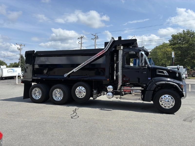 2027 VOLVO VHD
