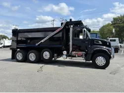 2027 VOLVO VHD