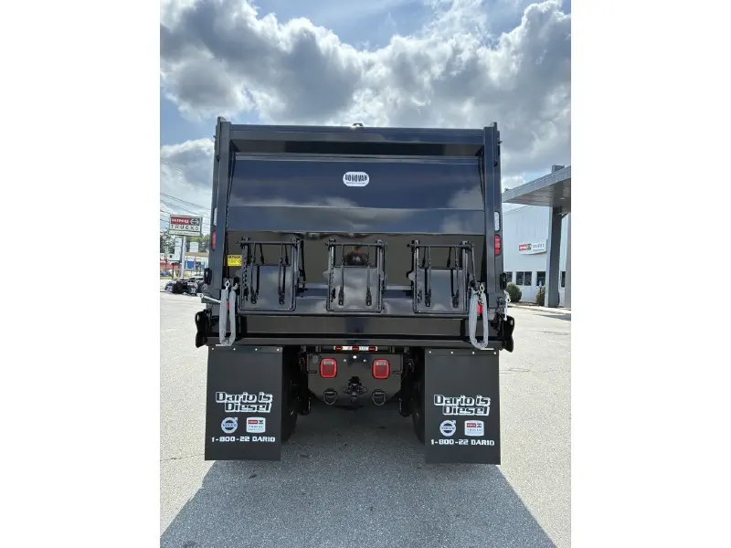 2027 VOLVO VHD