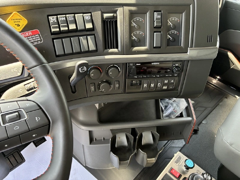 2027 VOLVO VHD