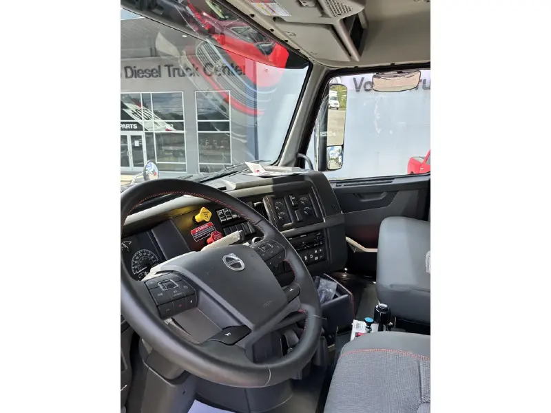 2027 VOLVO VHD