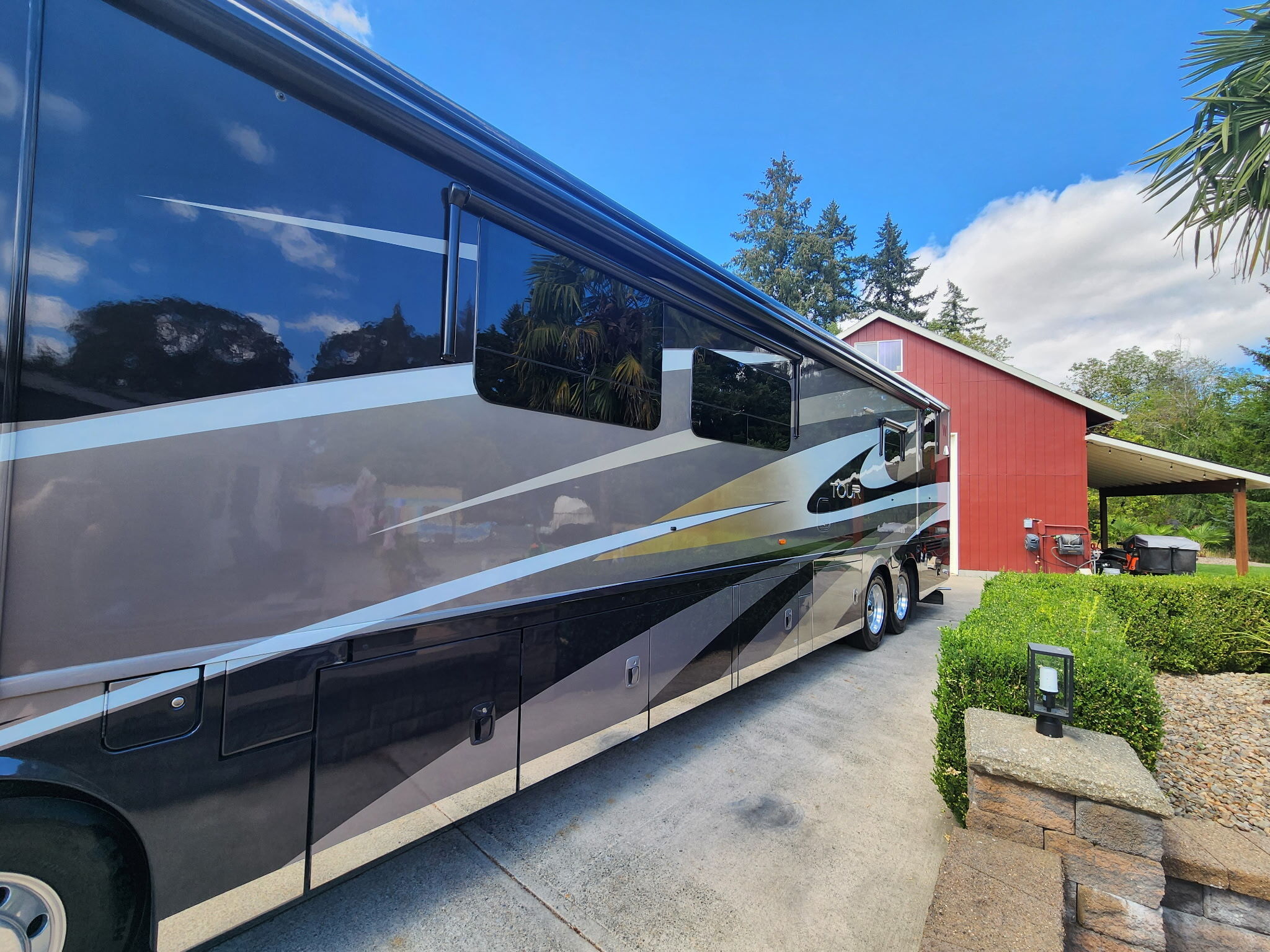 2014 Winnebago TOUR 42QD RV