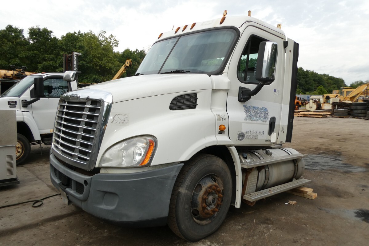 2012 FREIGHTLINER CASCADIA 113 in Sparrow Bush, NY