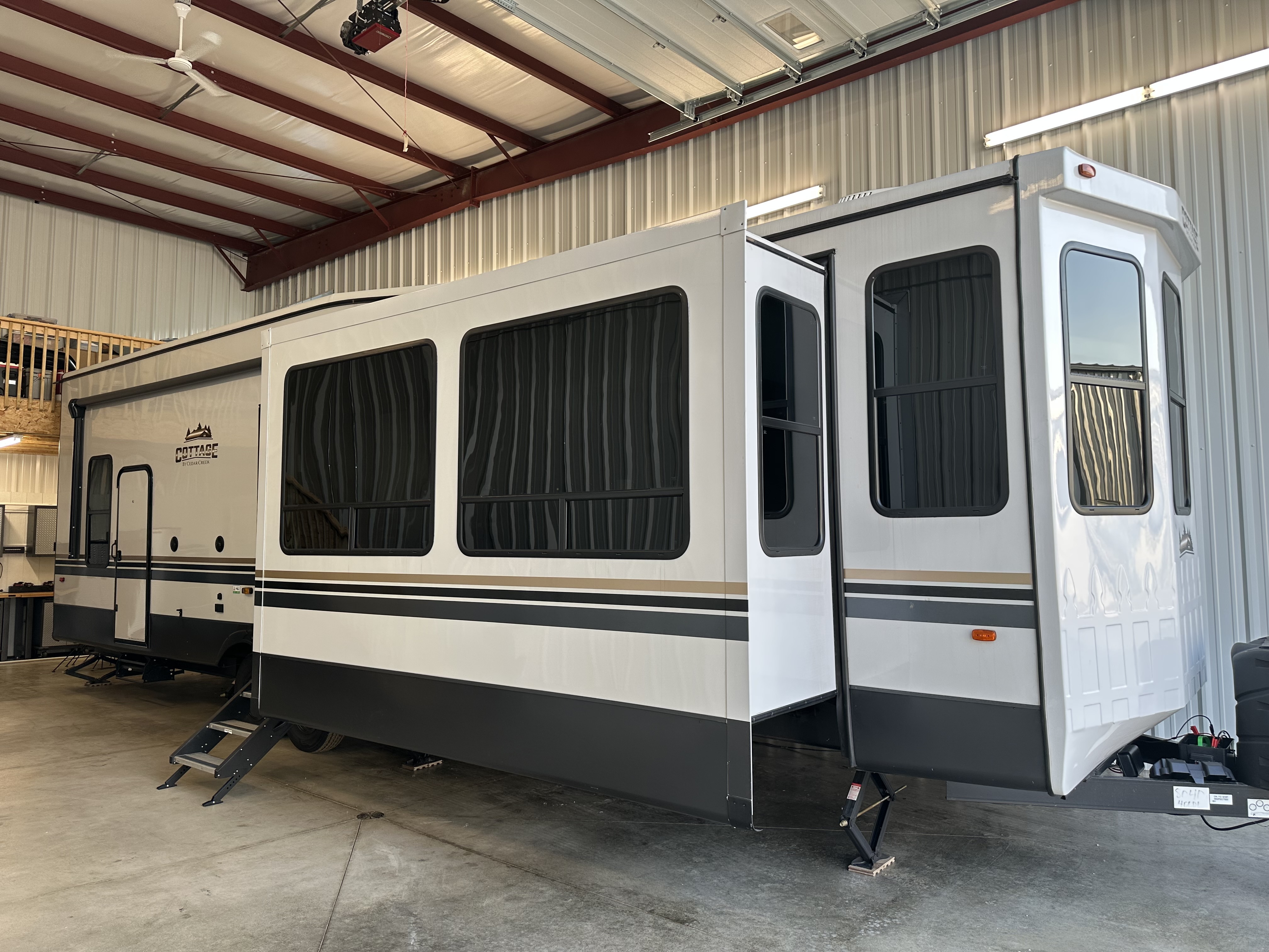 2021 Forest River CEDAR CREEK COTTAGE 40CDL RV