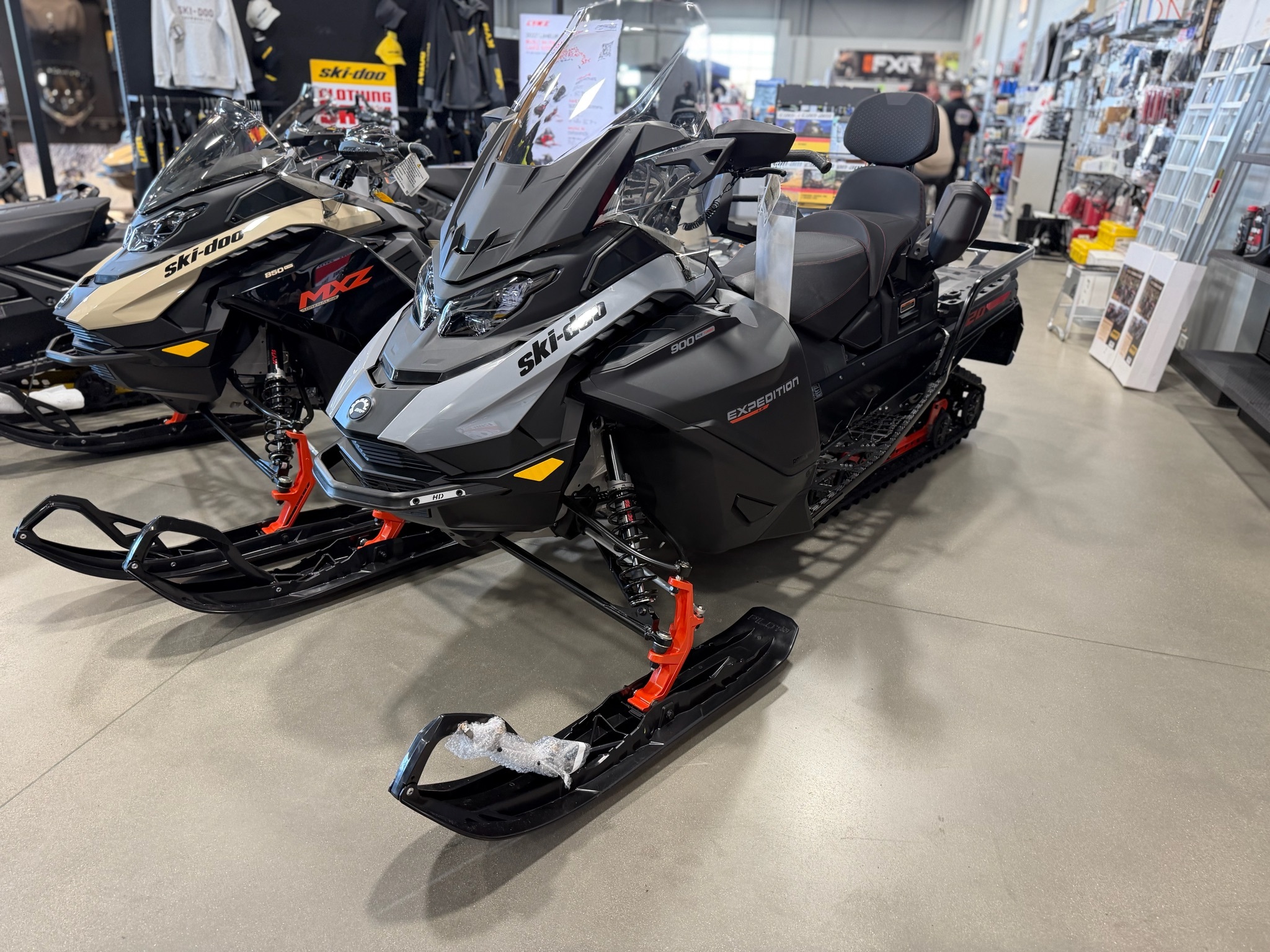 2027 Ski-Doo Expedition LE 900 ACE Turbo ES Crosscut in suamico WI