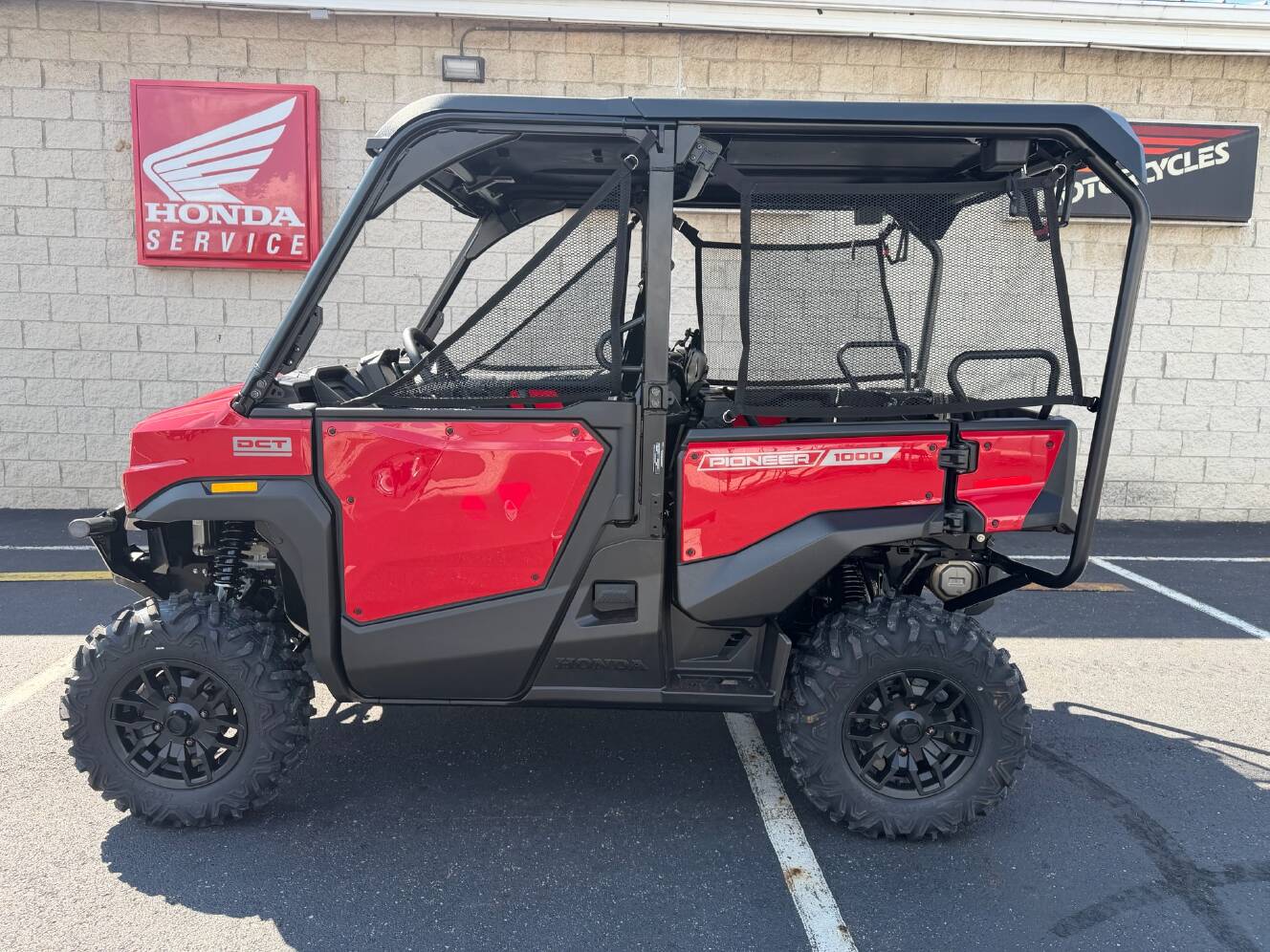 A photo of this 2026 Honda Pioneer 1000-5 Deluxe