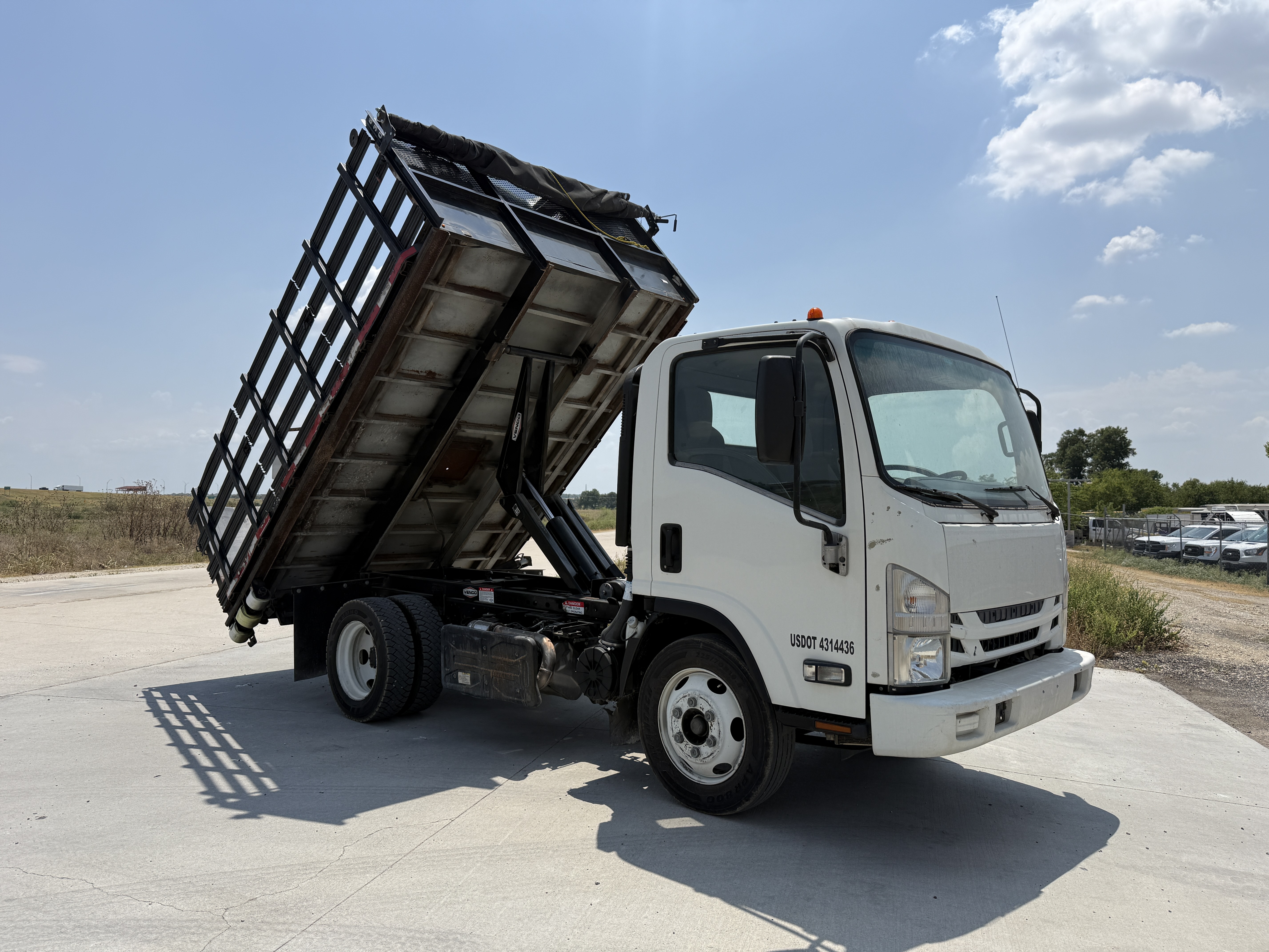 2018 ISUZU NRR in Hutto, TX