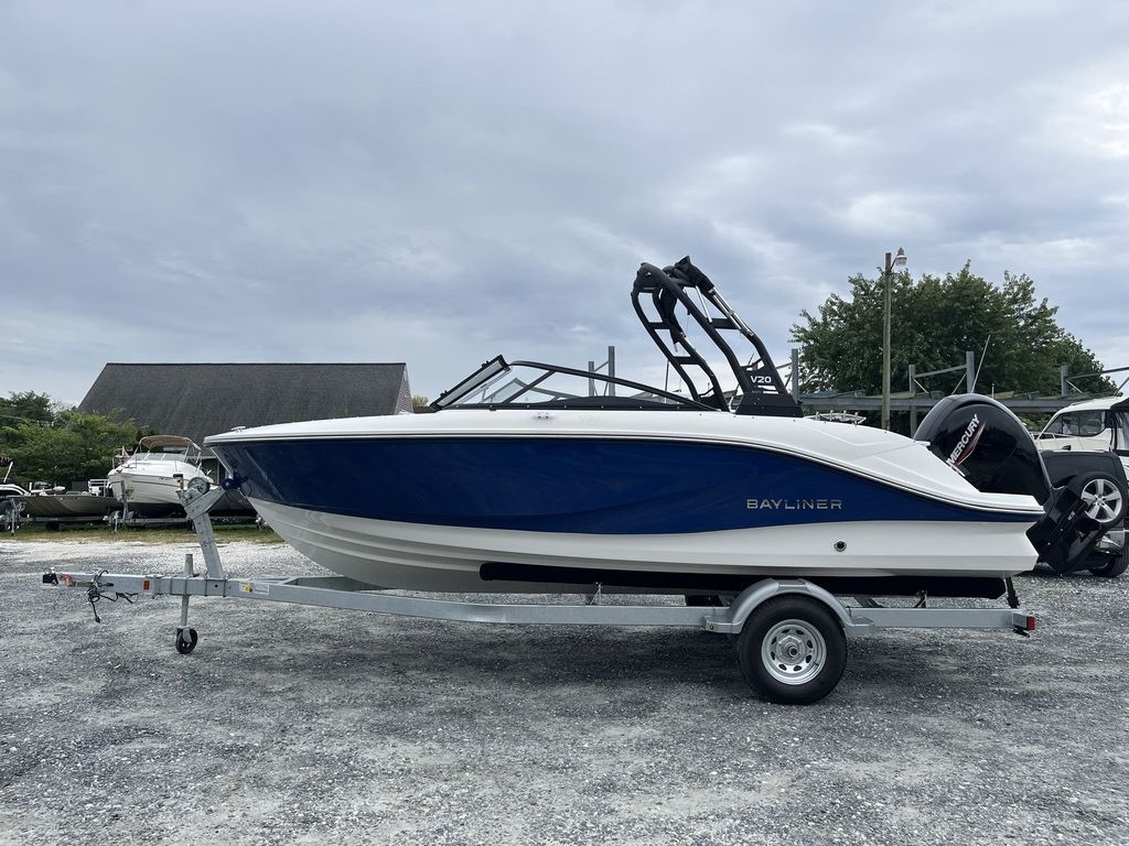 2026 Bayliner V20 Bowrider Boat boat