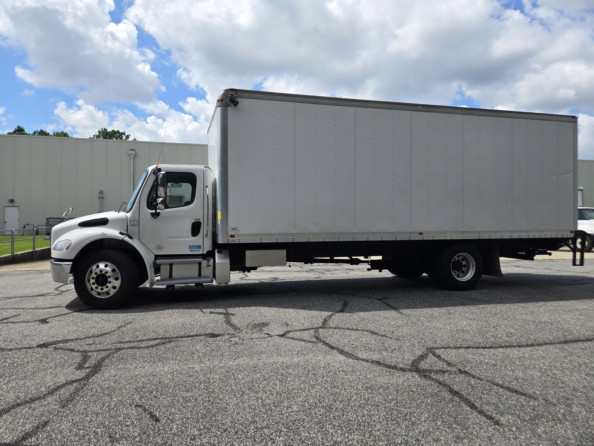 2022 FREIGHTLINER BUSINESS CLASS M2 106 in Virginia Beach, VA