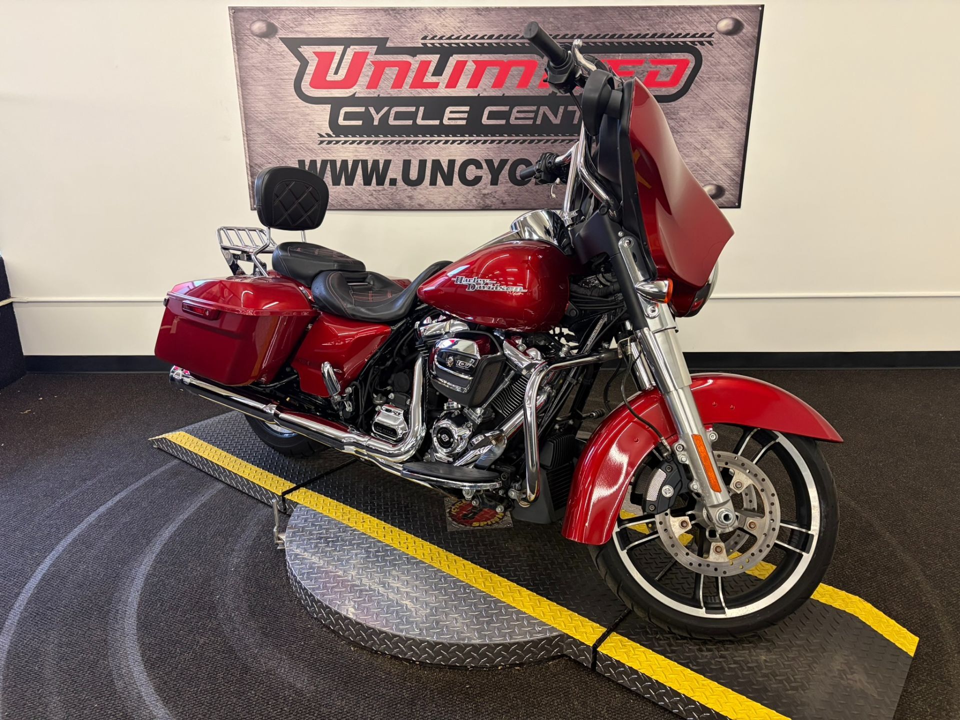 2018 Harley-Davidson Street Glide® in Tyrone, PA