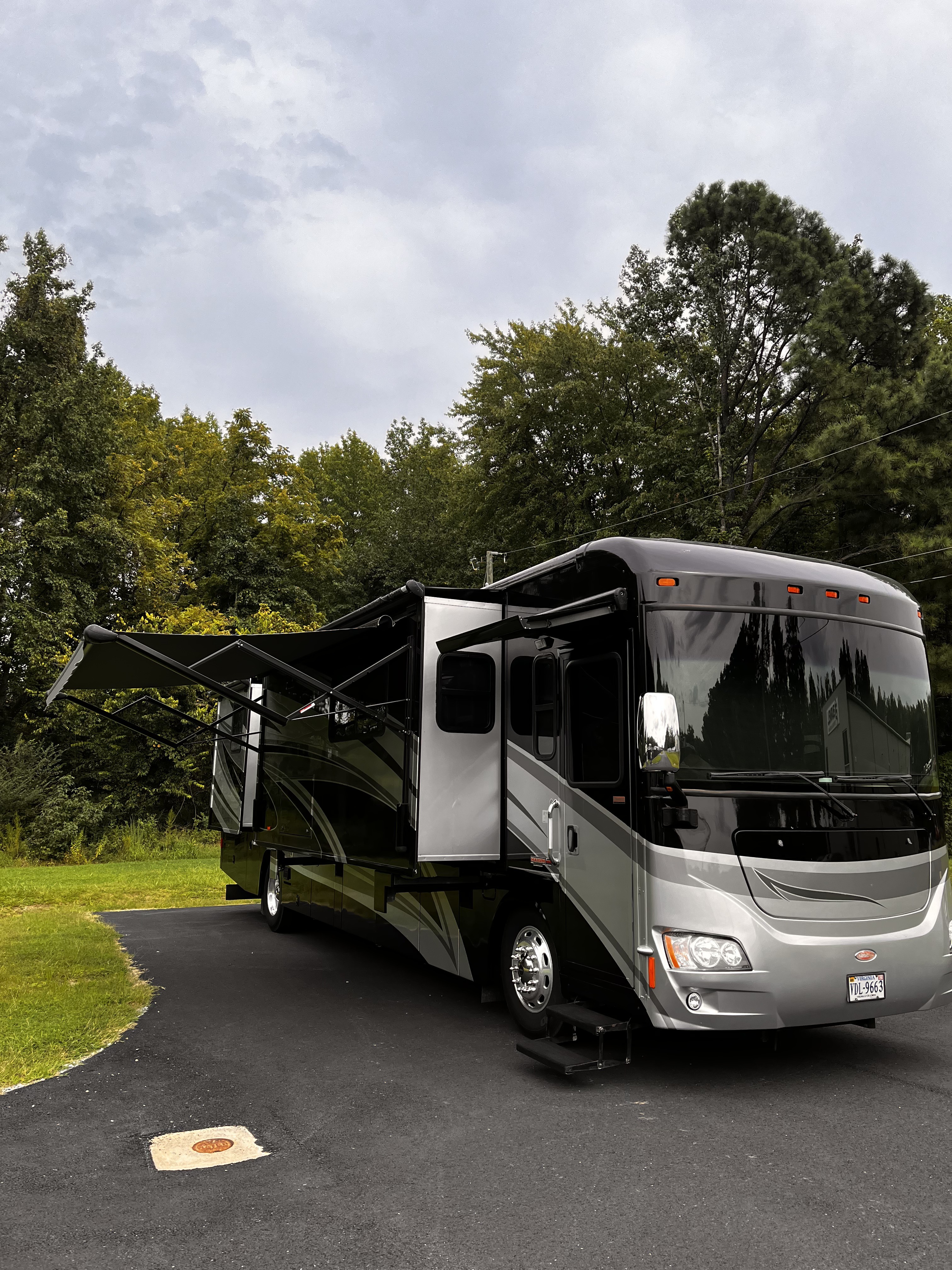 2011 Winnebago JOURNEY 40U RV