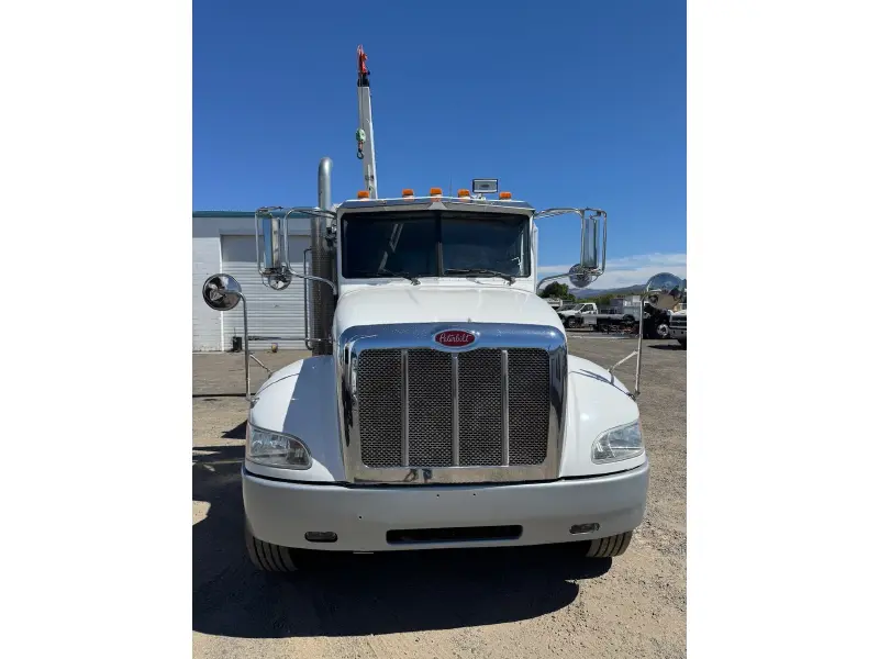2013 PETERBILT 337