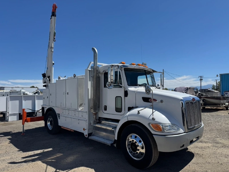 2013 PETERBILT 337