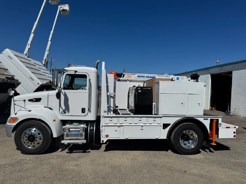 2013 PETERBILT 337