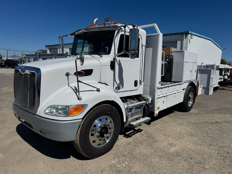 2013 PETERBILT 337