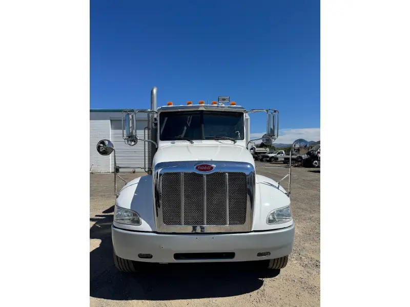 2013 PETERBILT 337