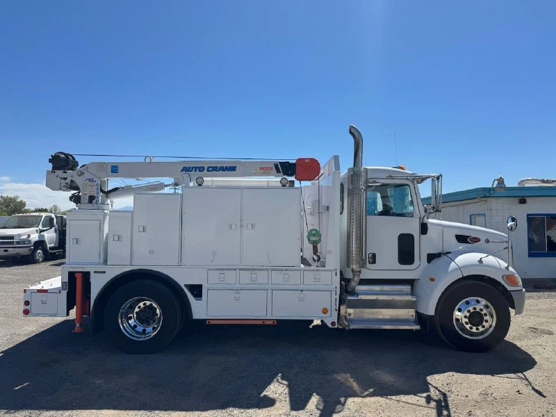 2013 PETERBILT 337