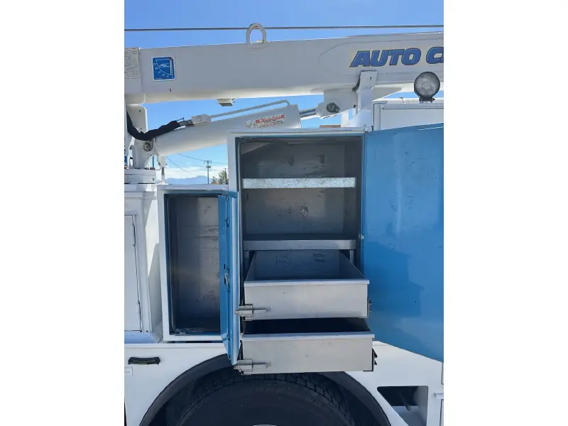 2013 PETERBILT 337