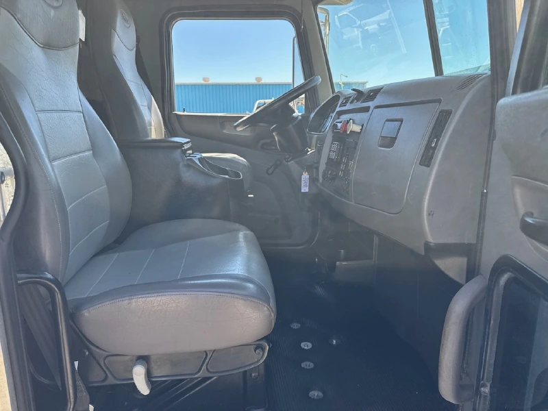 2013 PETERBILT 337