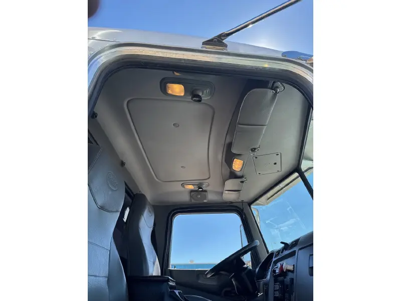 2013 PETERBILT 337