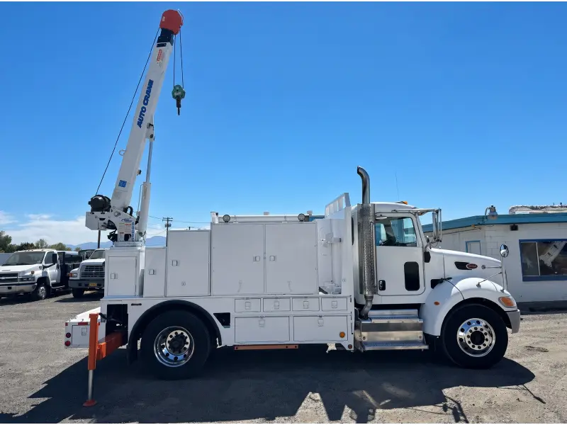 2013 PETERBILT 337