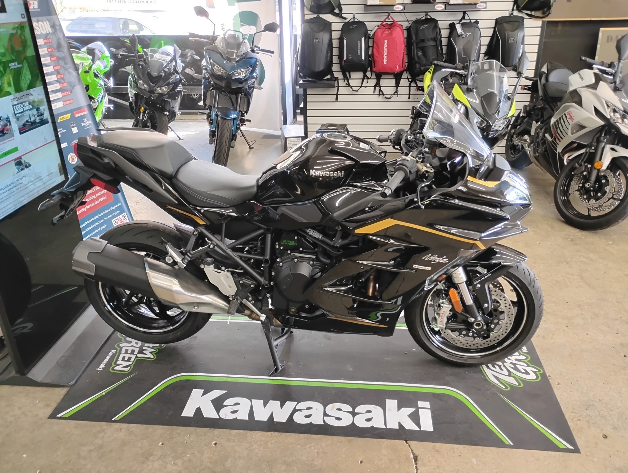 2026 Kawasaki Ninja H2® SX SE ABS SE+ in Bellevue, WA