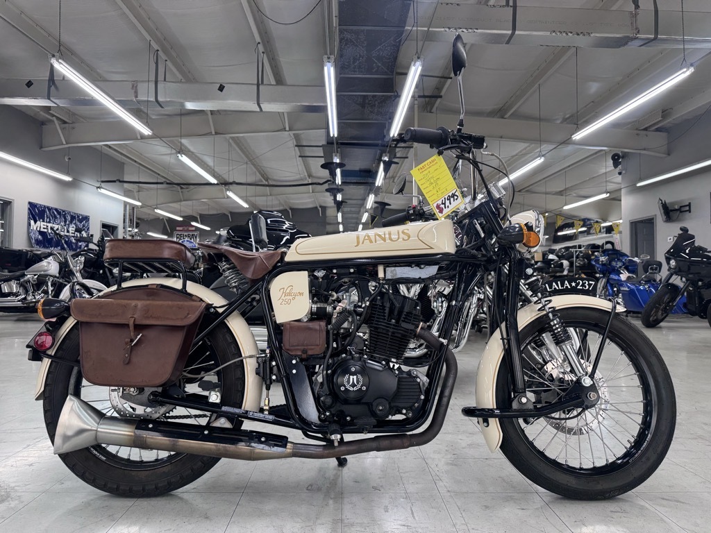 2019 Janus HALCYON Cruiser motorcycle