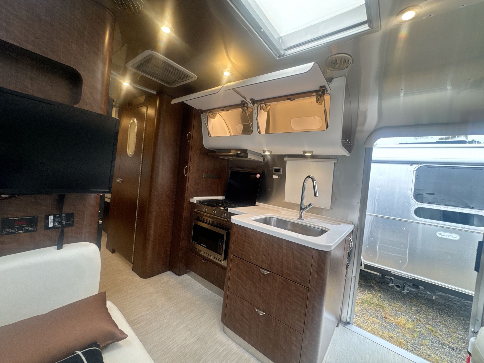2023 Airstream Globetrotter 25FBT in woodford VA