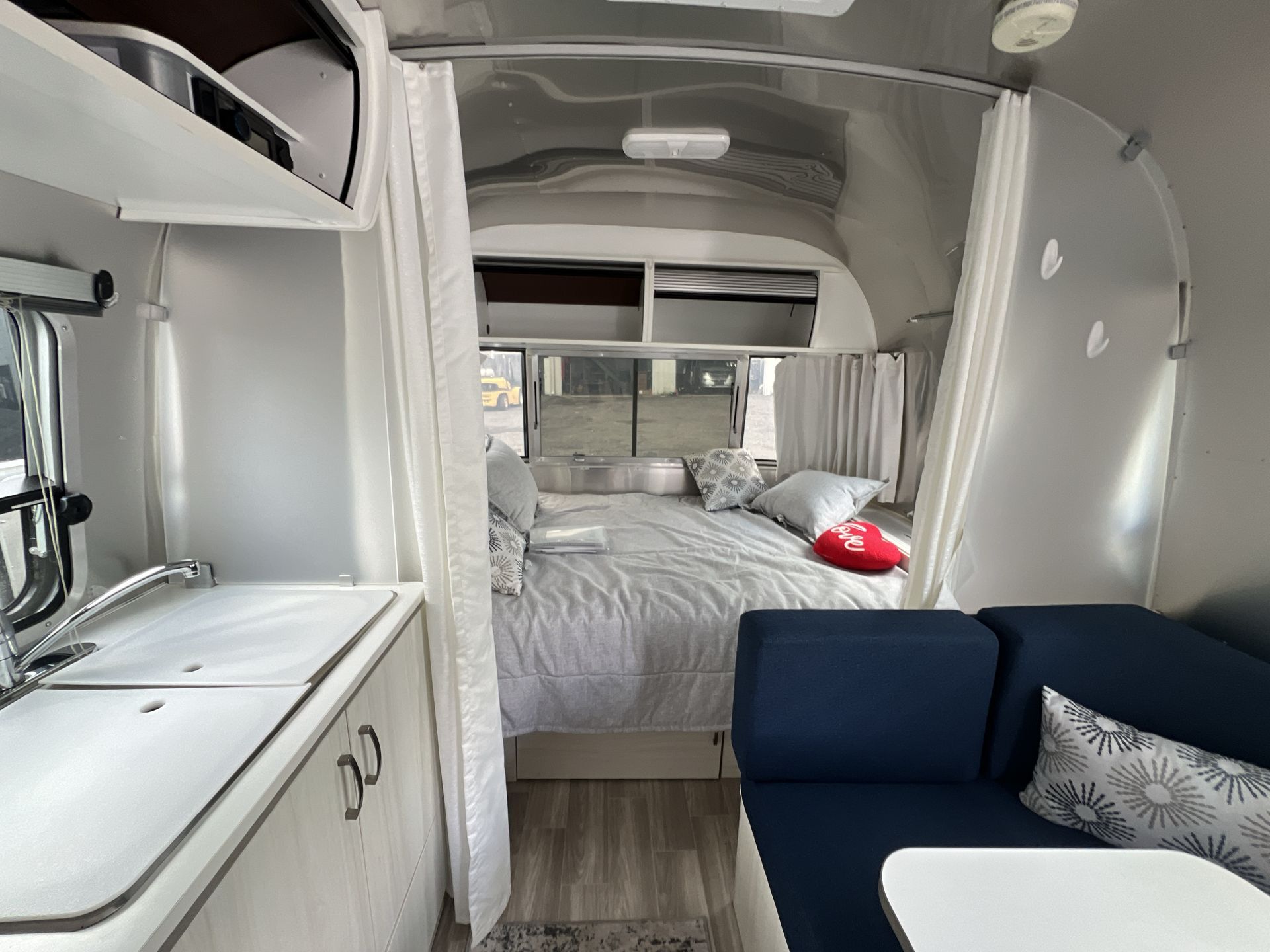 2023 Airstream Bambi 22FB in woodford VA