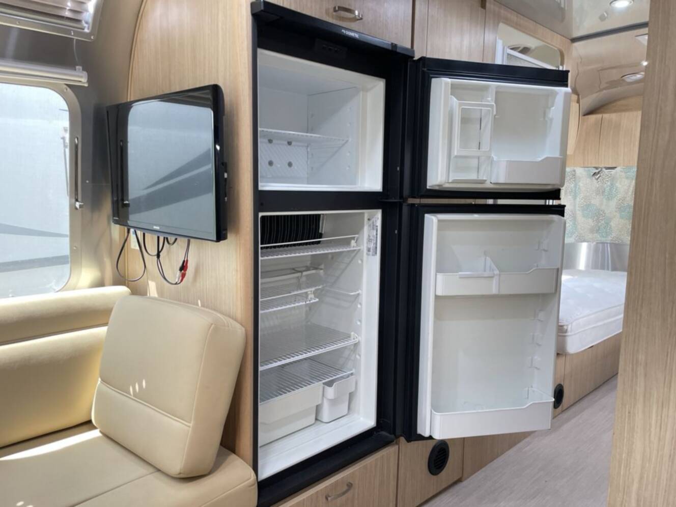 A photo of this 2019 Airstream Flying Cloud 25FB