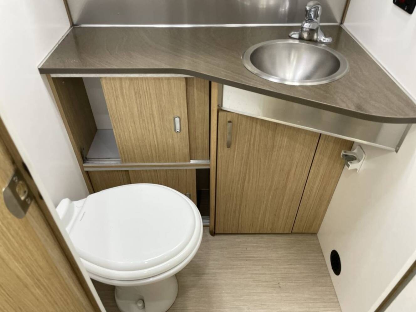 A photo of this 2019 Airstream Flying Cloud 25FB