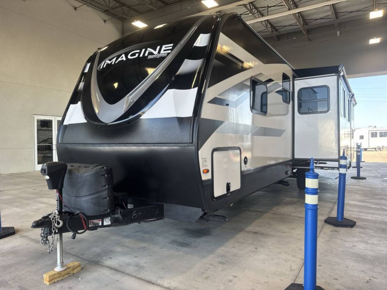 A photo of this 2023 Grand Design Imagine 3250BH