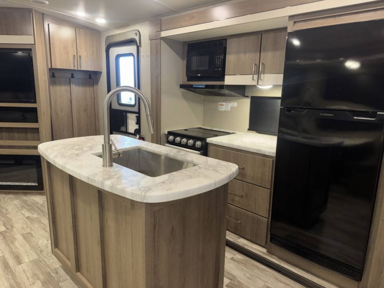 A photo of this 2023 Grand Design Imagine 3250BH