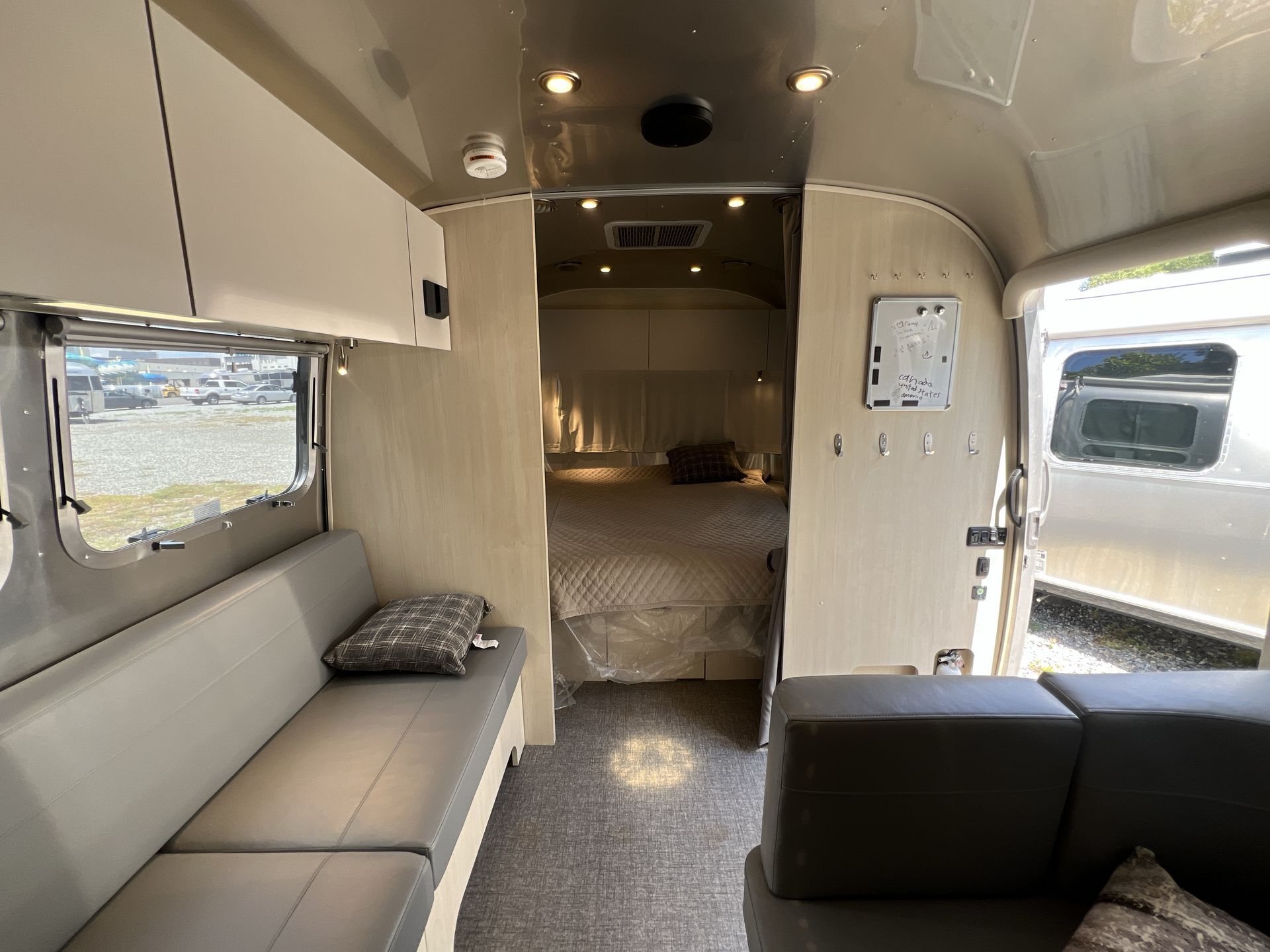 2024 Airstream Flying Cloud 30FBBQ in woodford VA