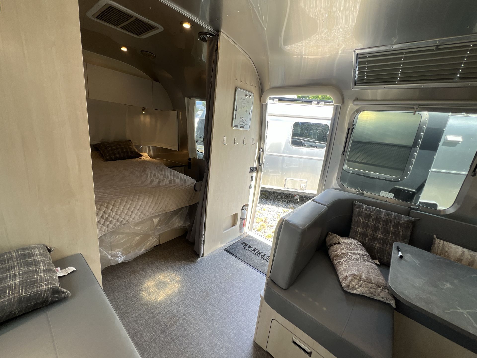 2024 Airstream Flying Cloud 30FBBQ in woodford VA