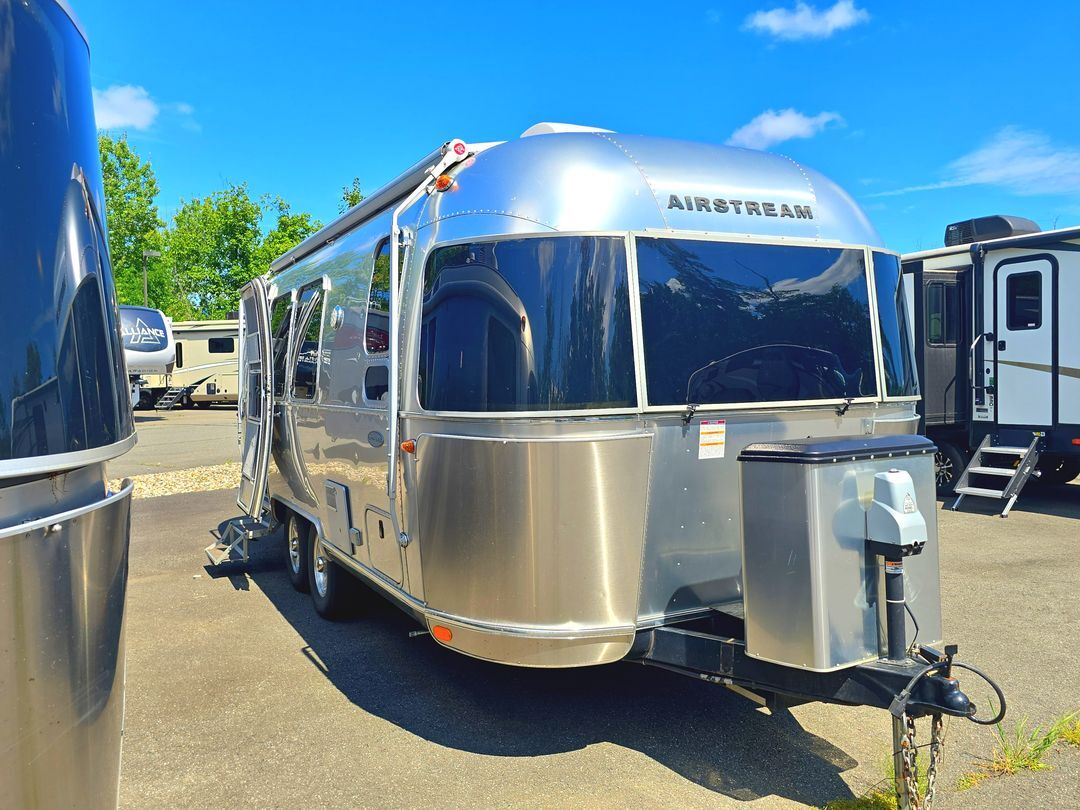 2019 Airstream Flying Cloud 23FB in latham NY