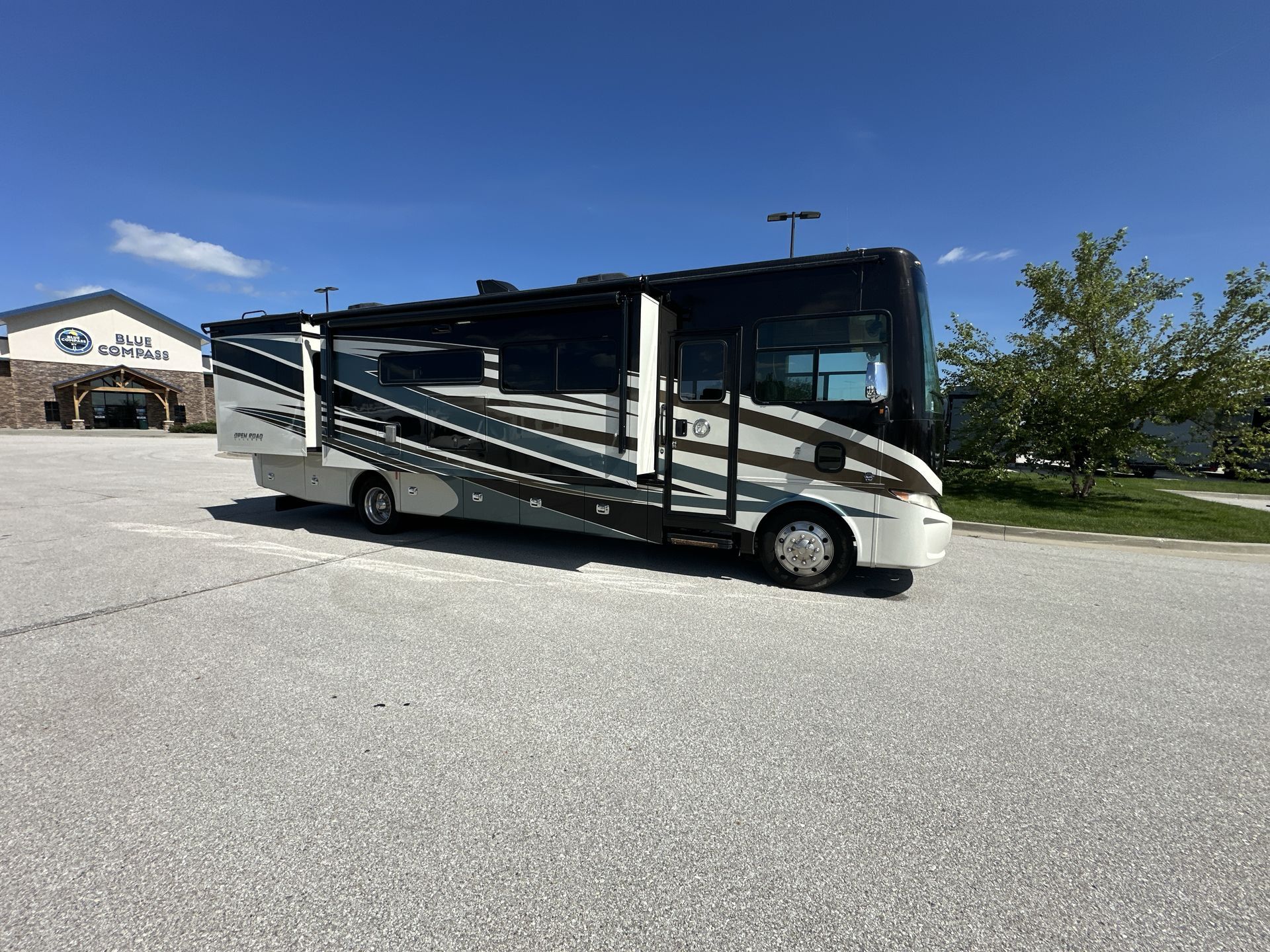 2019 Tiffin Motorhomes ALLEGRO OPEN ROAD 34PA in altoona IA