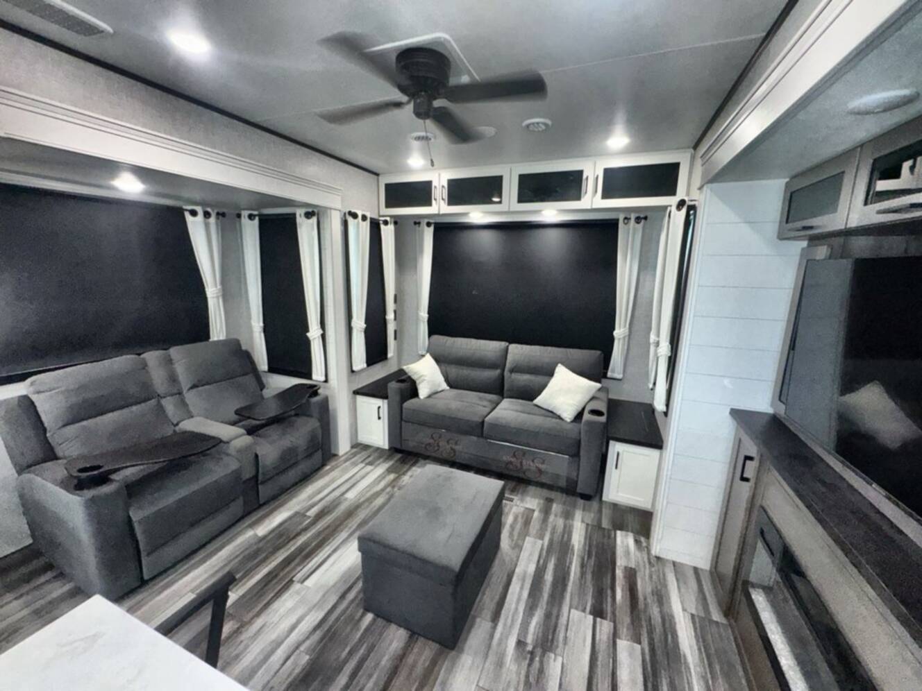 A photo of this 2025 Jayco Jay Flight Bungalow 40RLTS