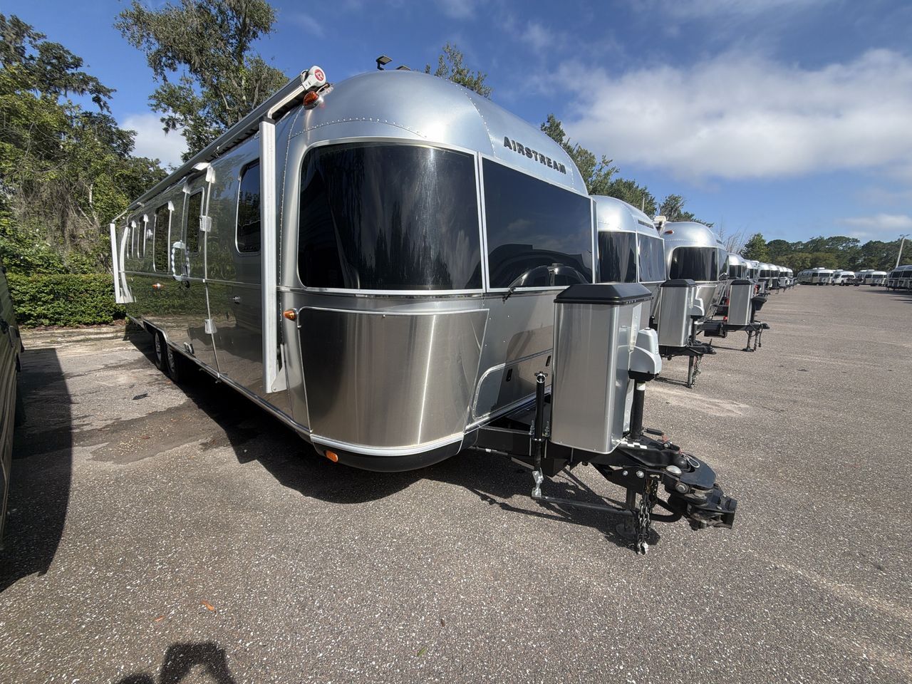 2019 Airstream Classic 33FBQ in dover FL