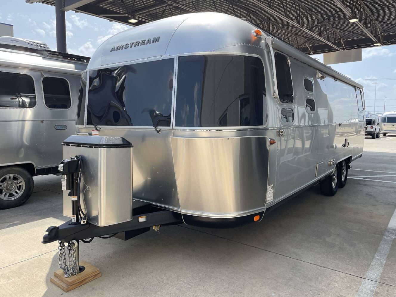 A photo of this 2026 Airstream Classic 28RBQ