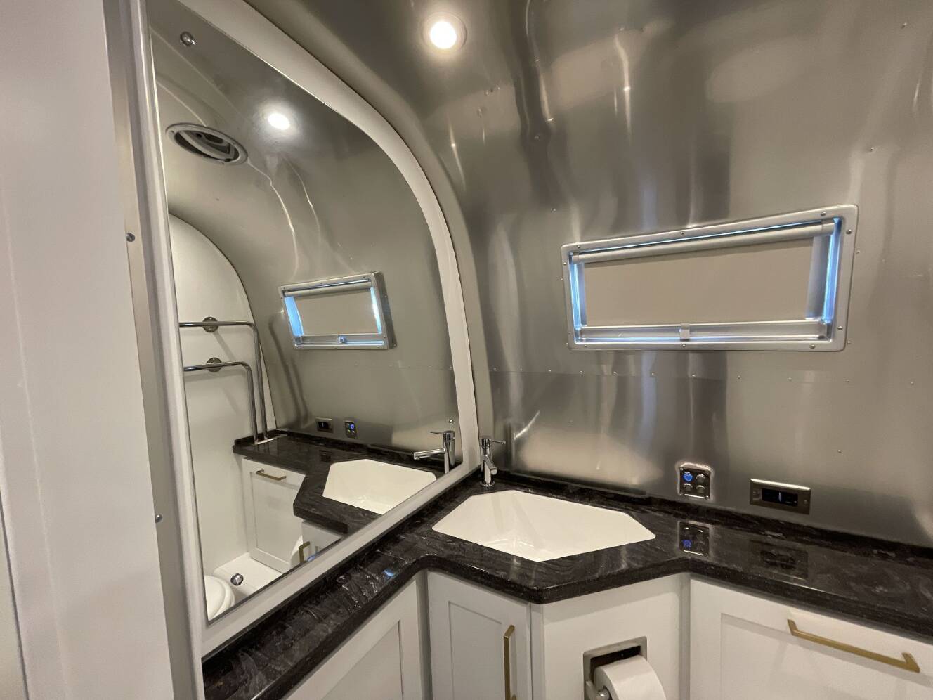 A photo of this 2026 Airstream Classic 28RBQ