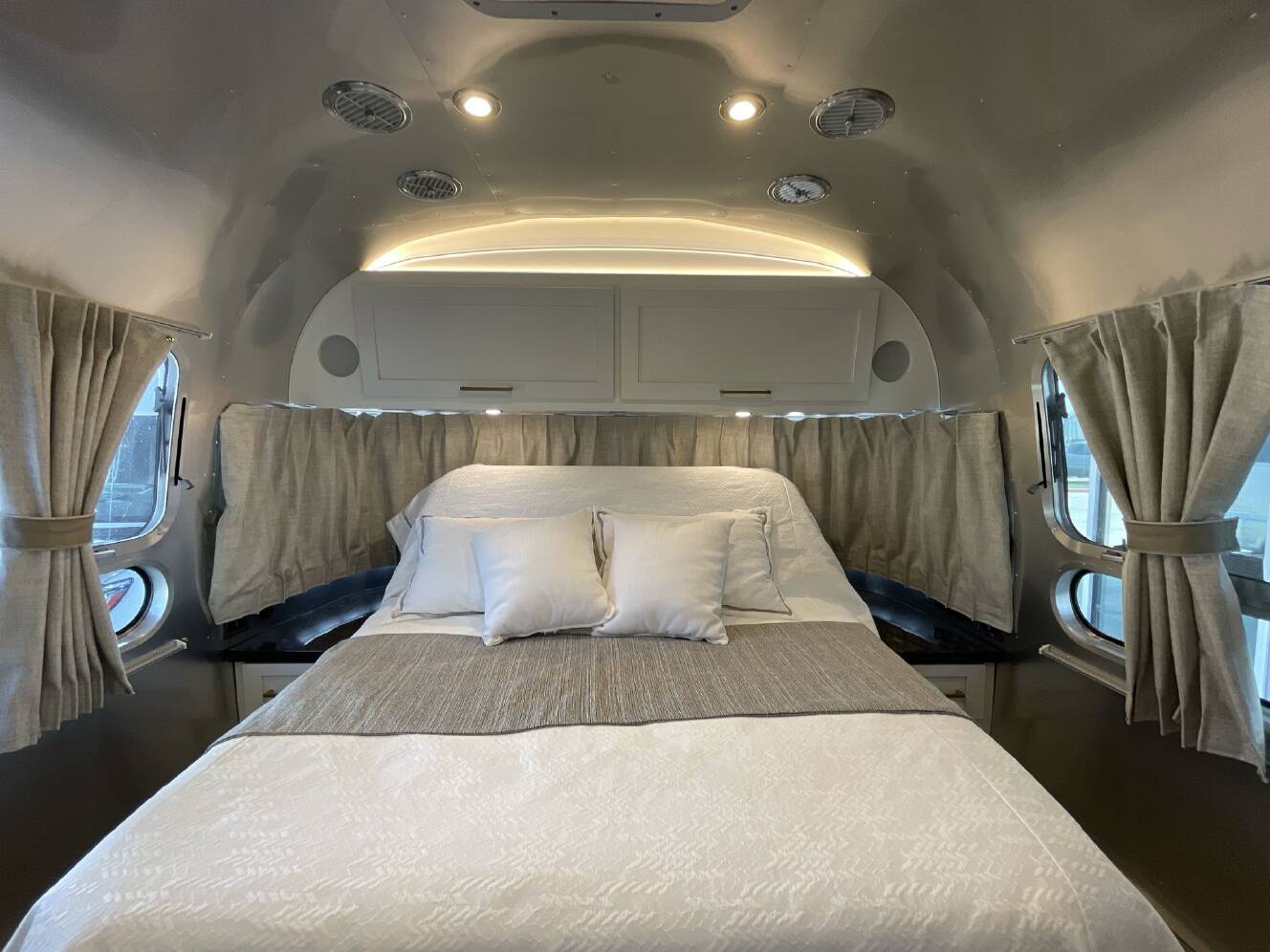 A photo of this 2026 Airstream Classic 28RBQ