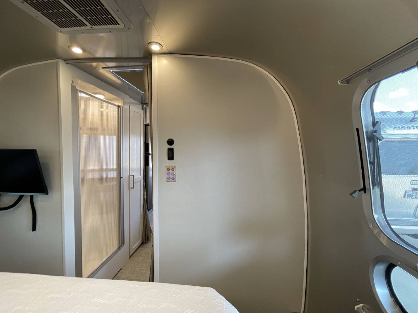 A photo of this 2026 Airstream Classic 28RBQ
