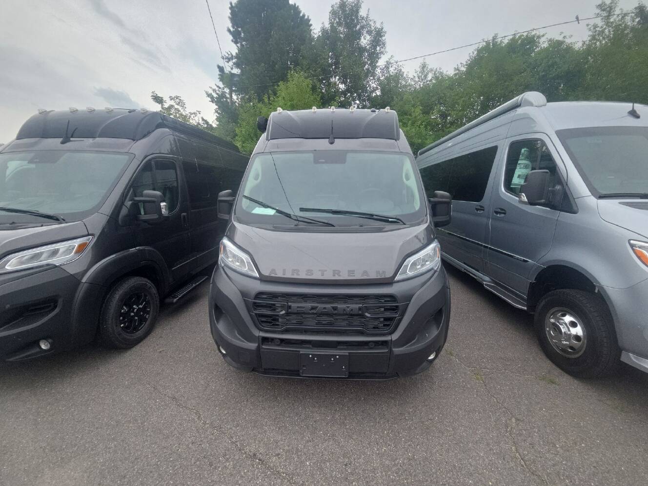 A photo of this 2026 Airstream Rangeline Rangeline