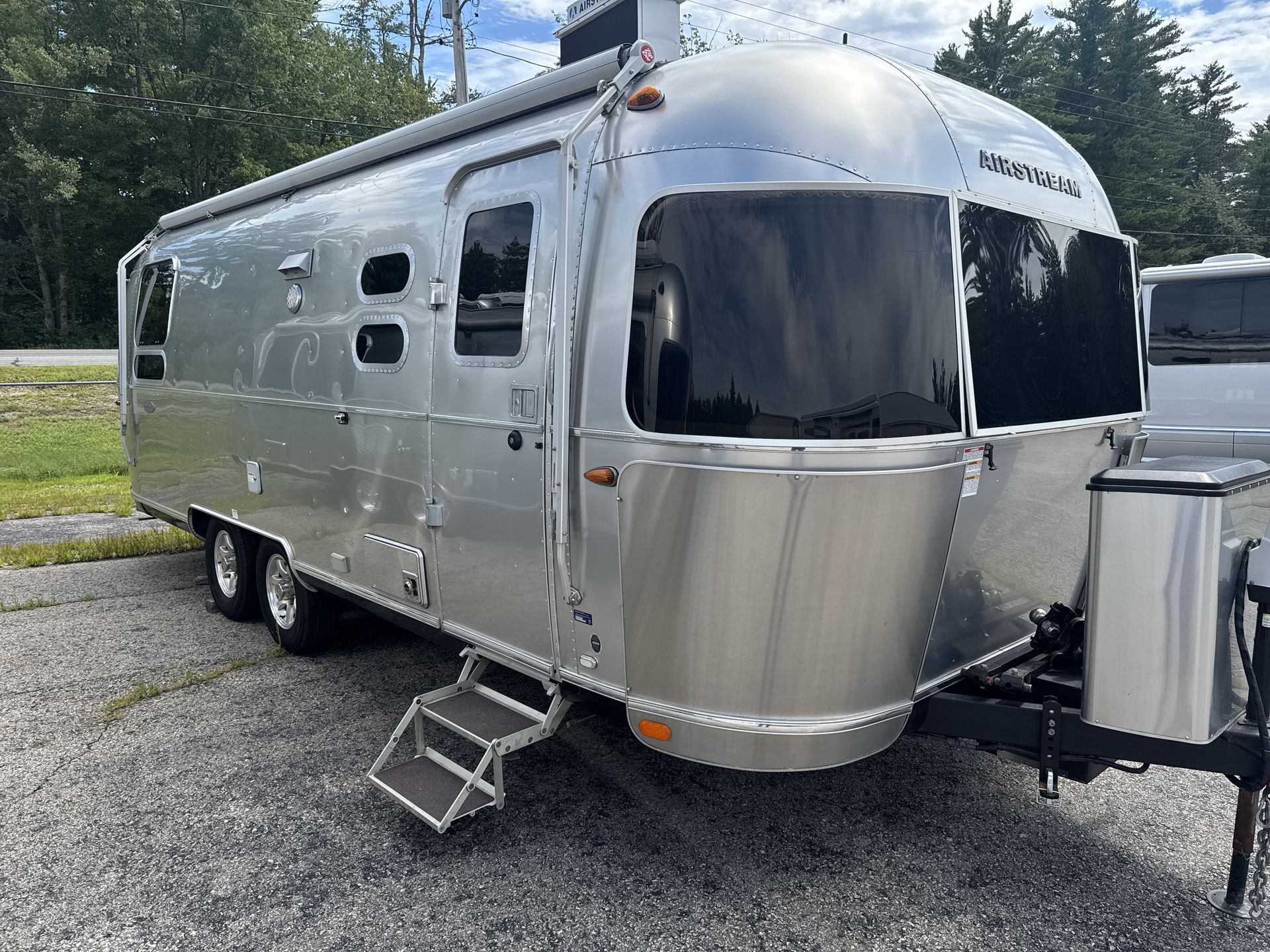 2017 Airstream Flying Cloud 25RB in lebanon ME